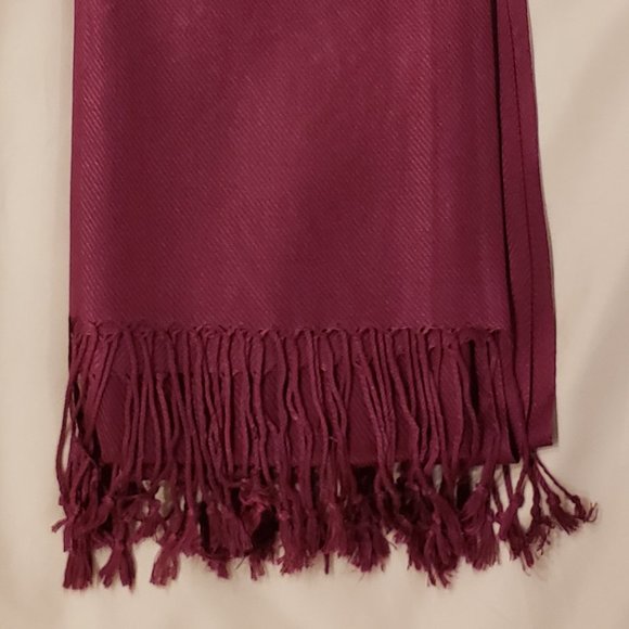 Women's Shawl/Wrap/Scarf - Picture 2 of 2